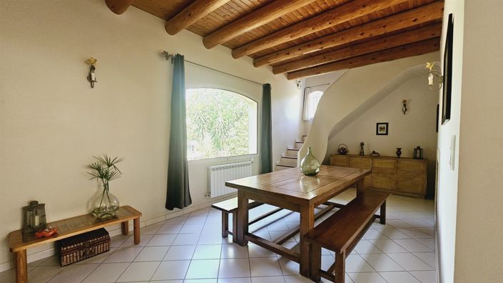 Image No.7-7 Bed House for sale