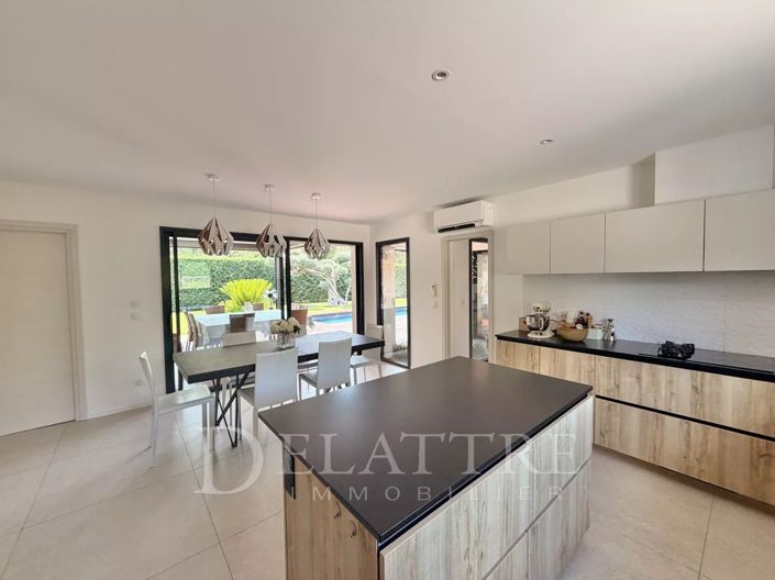 Image No.10-4 Bed House for sale