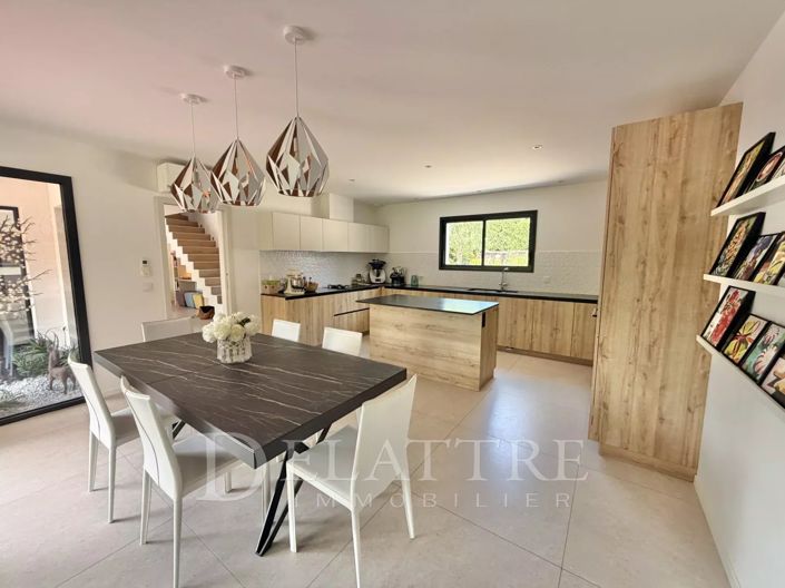 Image No.9-4 Bed House for sale