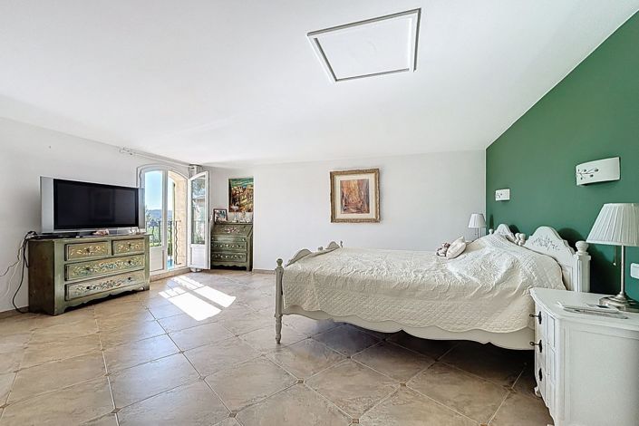 Image No.10-4 Bed House for sale