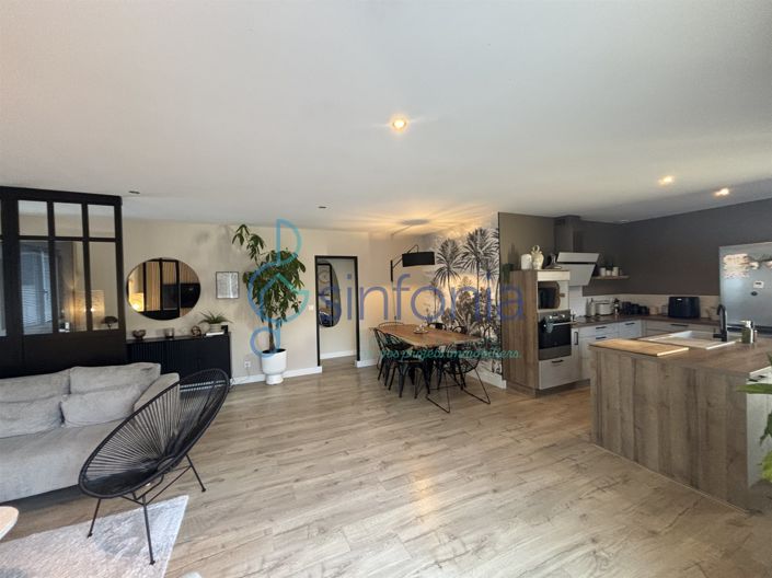 Image No.2-3 Bed House for sale