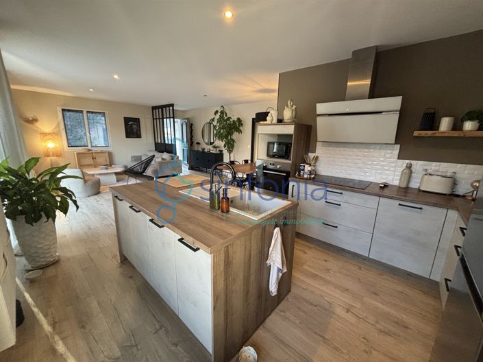 Image No.6-3 Bed House for sale