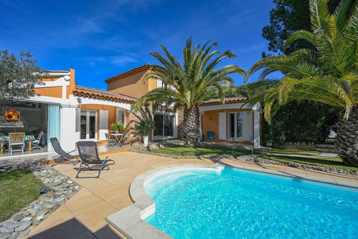 Image No.2-4 Bed House for sale