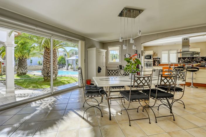 Image No.4-4 Bed House for sale