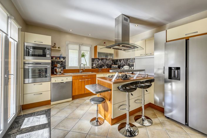 Image No.6-4 Bed House for sale