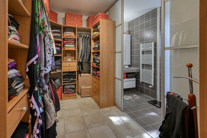 Image No.9-4 Bed House for sale