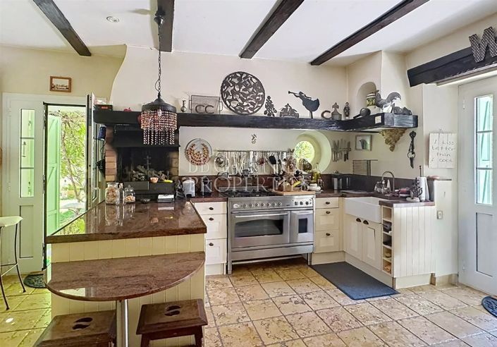 Image No.30-6 Bed House for sale