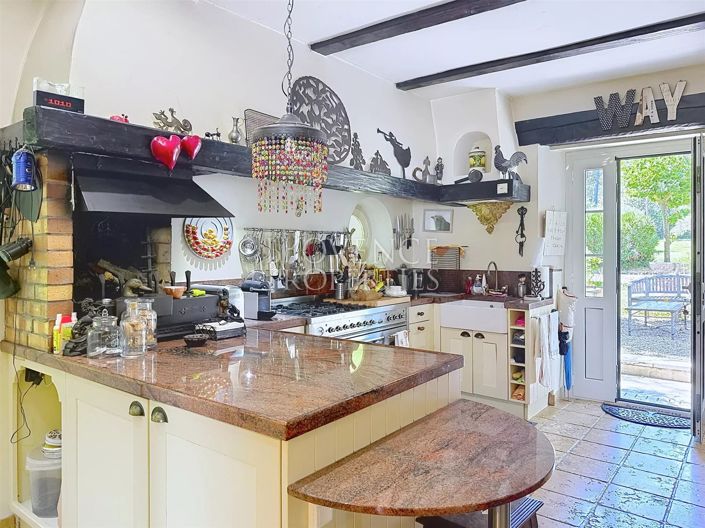 Image No.33-6 Bed House for sale