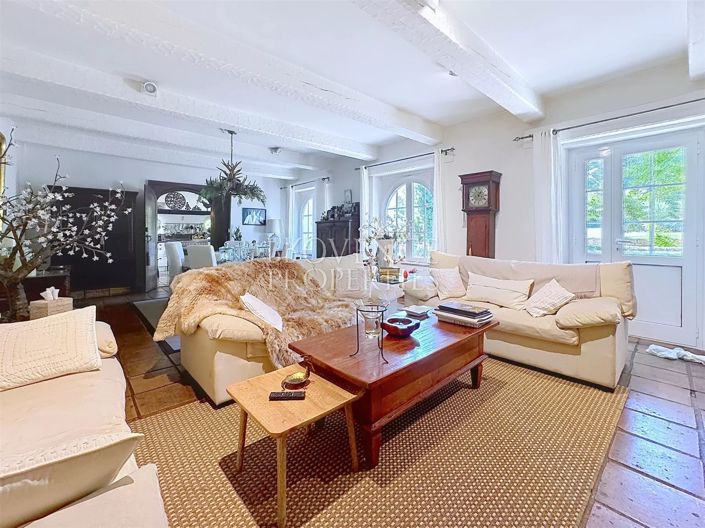 Image No.40-6 Bed House for sale