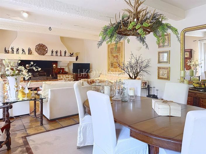 Image No.41-6 Bed House for sale