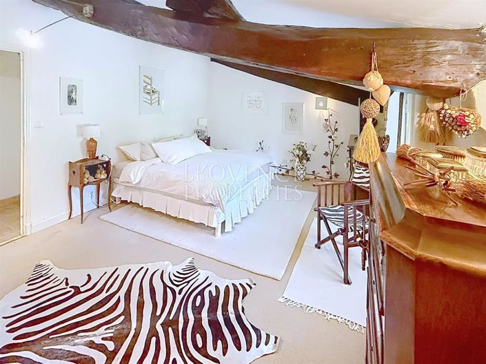 Image No.47-6 Bed House for sale