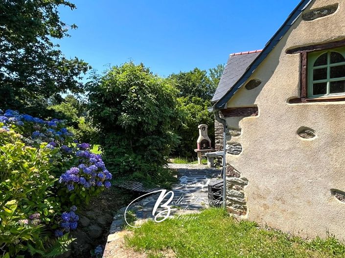 Image No.6-5 Bed House for sale