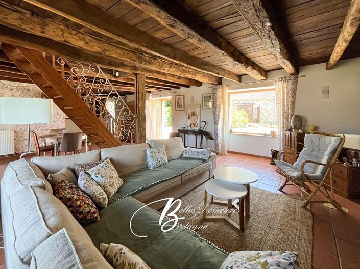 Image No.7-5 Bed House for sale