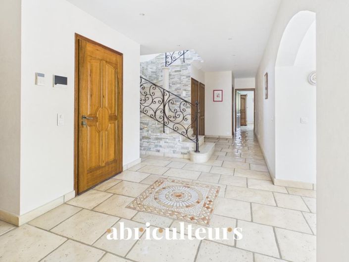 Image No.10-4 Bed House for sale
