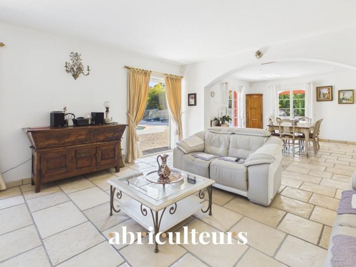 Image No.6-4 Bed House for sale