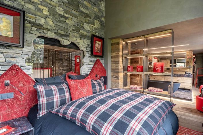 Image No.41-4 Bed Property for sale