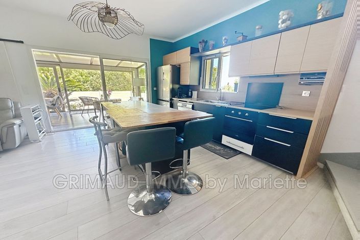 Image No.3-4 Bed House for sale