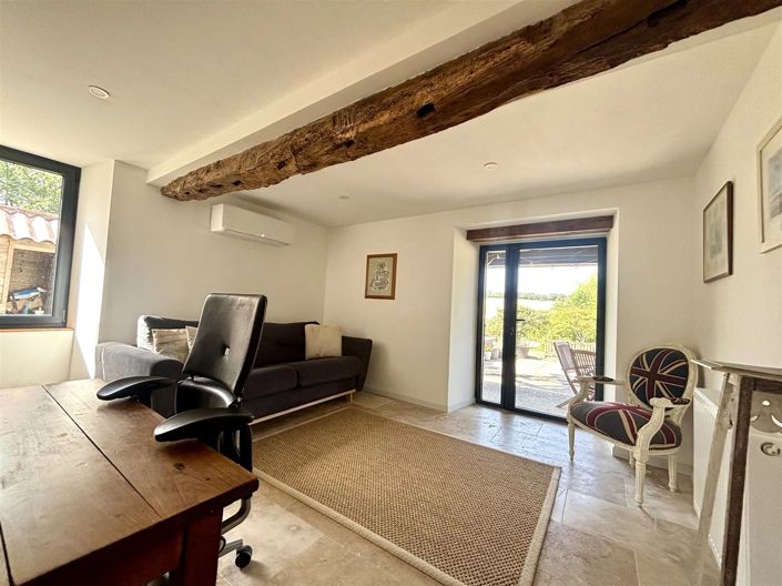 Image No.9-5 Bed House for sale