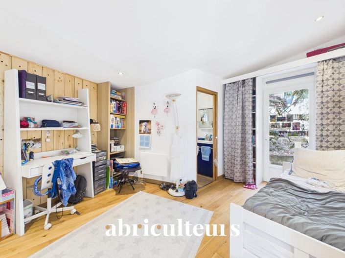 Image No.15-4 Bed House for sale