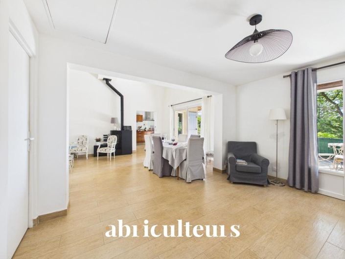 Image No.7-4 Bed House for sale