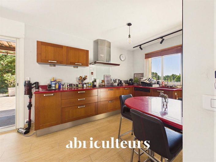 Image No.9-4 Bed House for sale