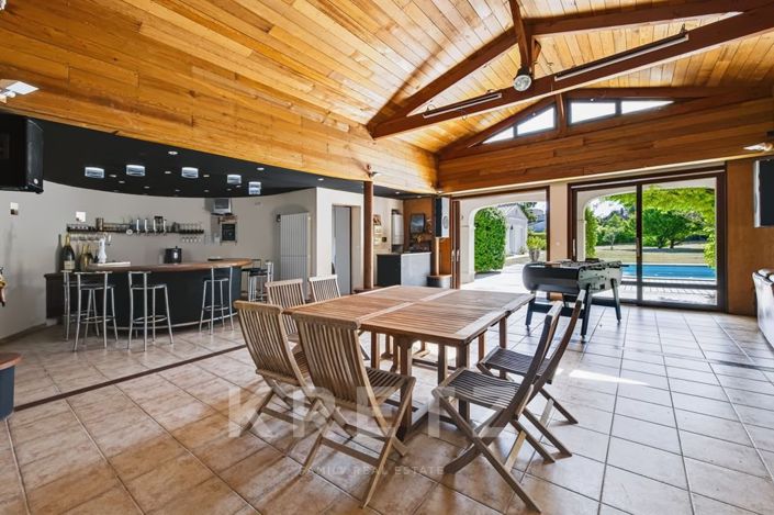 Image No.20-6 Bed House for sale