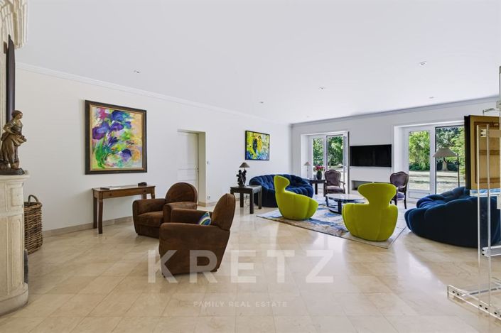 Image No.9-6 Bed House for sale