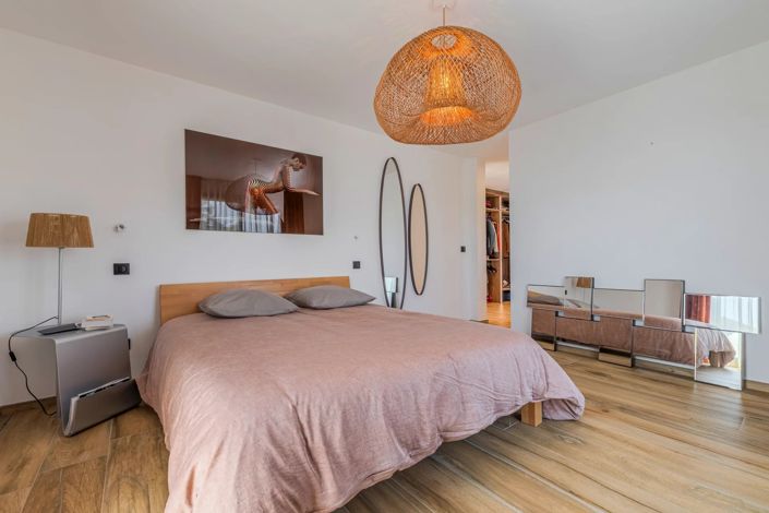 Image No.29-3 Bed House for sale