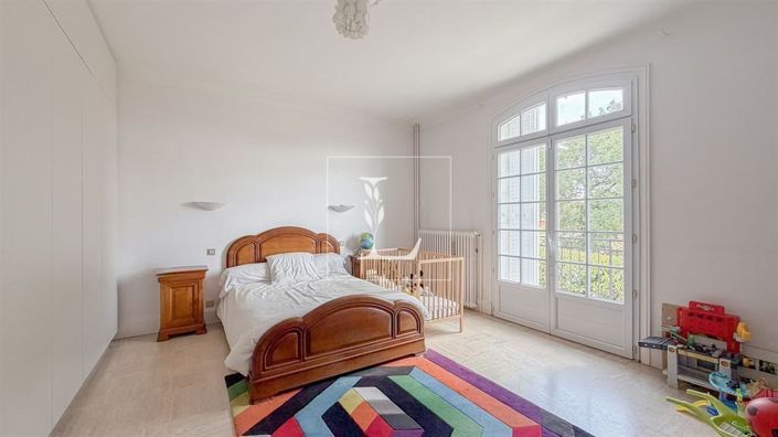Image No.15-5 Bed House for sale