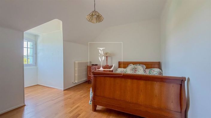 Image No.16-5 Bed House for sale
