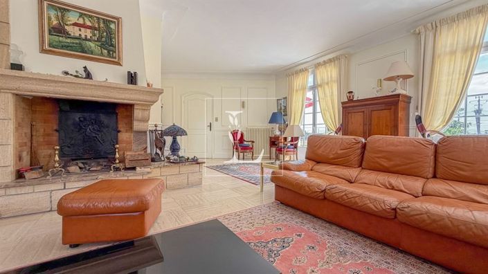 Image No.7-5 Bed House for sale