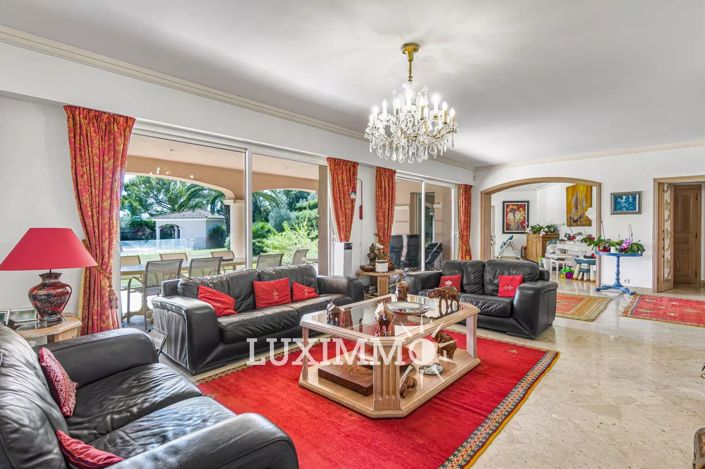 Image No.4-6 Bed House for sale