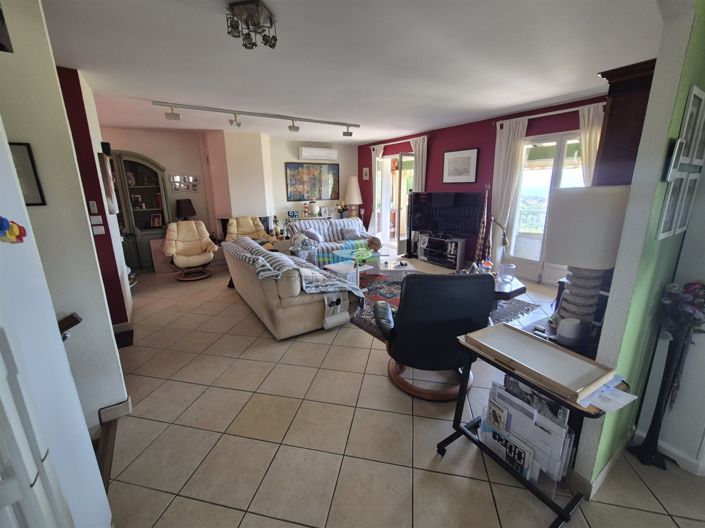 Image No.4-5 Bed House for sale