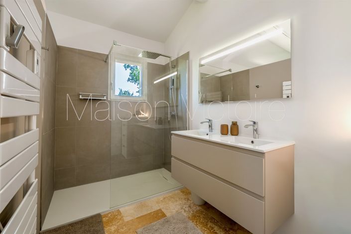 Image No.26-5 Bed House for sale