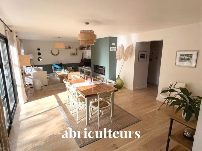 Image No.2-4 Bed House for sale