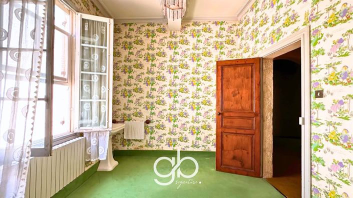 Image No.17-6 Bed House for sale