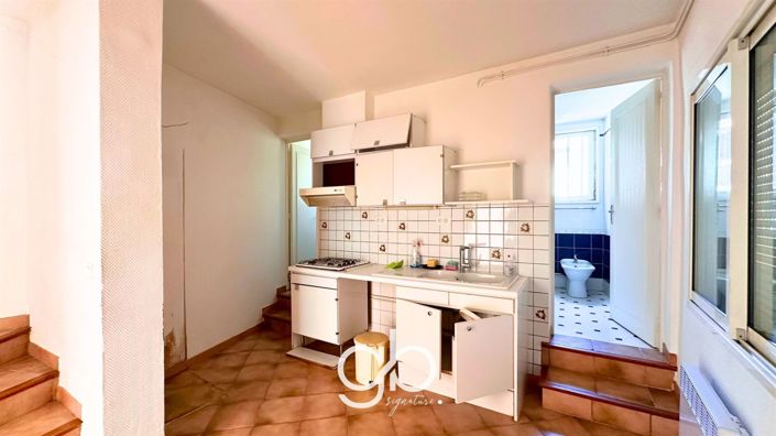 Image No.25-6 Bed House for sale