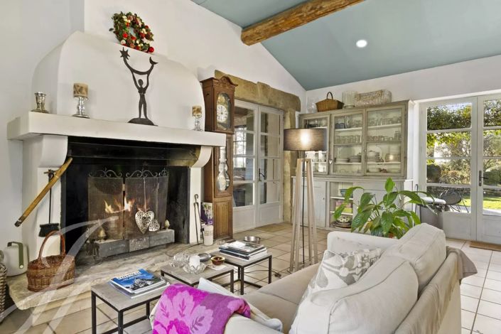 Image No.3-6 Bed House for sale