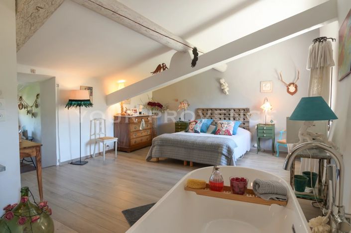 Image No.10-3 Bed House for sale