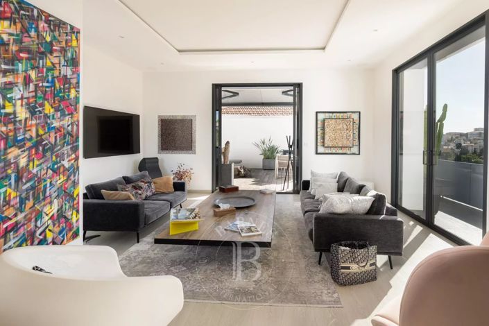 Image No.3-4 Bed House for sale