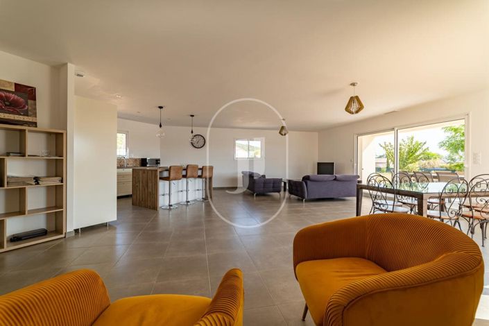 Image No.4-4 Bed House for sale