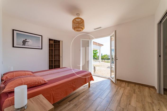 Image No.5-4 Bed House for sale
