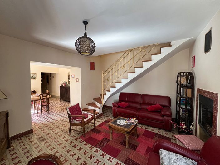Image No.2-12 Bed House for sale