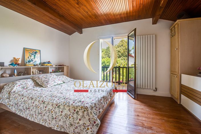 Image No.10-4 Bed House for sale