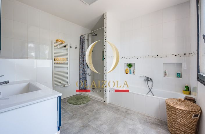 Image No.12-4 Bed House for sale