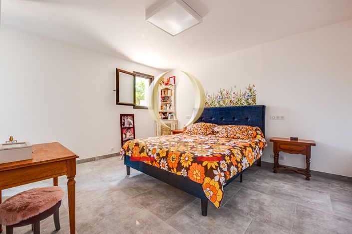 Image No.9-4 Bed House for sale