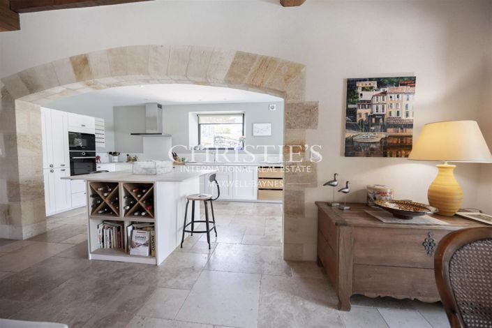 Image No.7-5 Bed House for sale