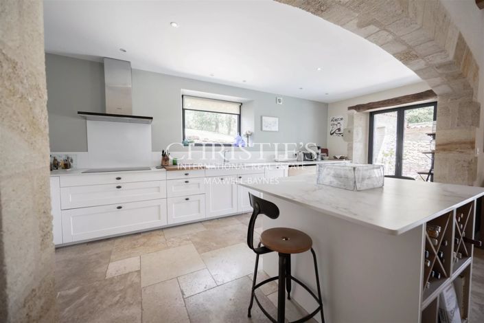 Image No.8-5 Bed House for sale