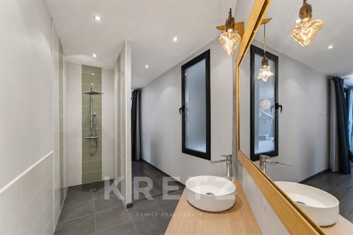 Image No.17-4 Bed House for sale