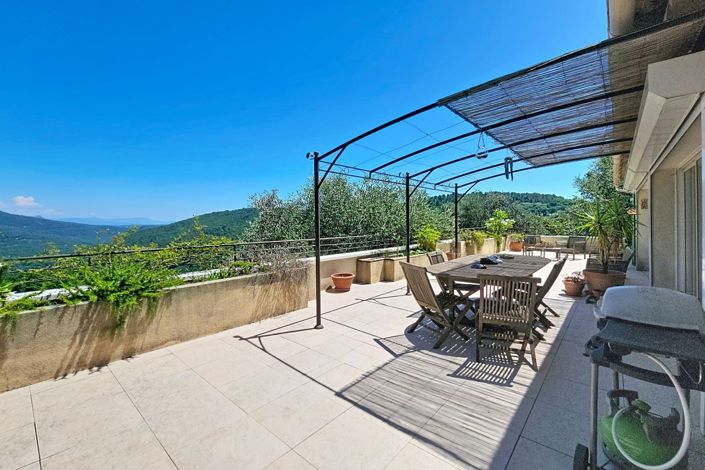 Image No.8-4 Bed House for sale